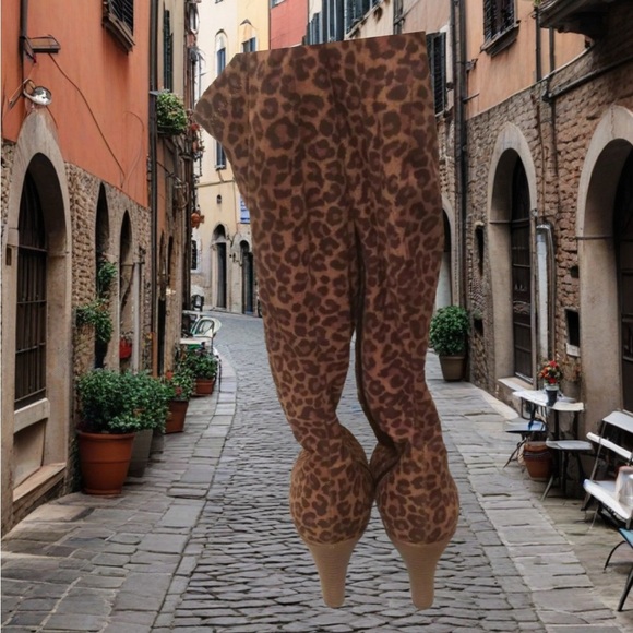 Leopard Print Knee-High Boots - Picture 6 of 7